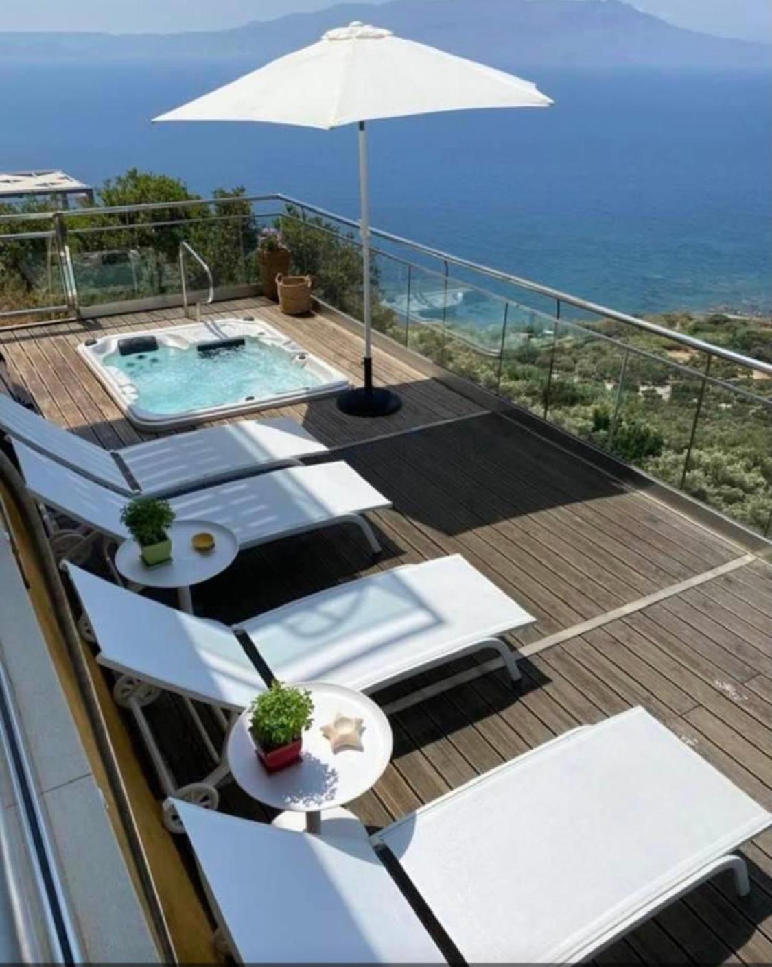 Beachfront Ravdoucha Epavlis Eleni Villa - Pool, Hot Tub, Gym, Sauna, Private Parking, Wifi Chania  Buitenkant foto