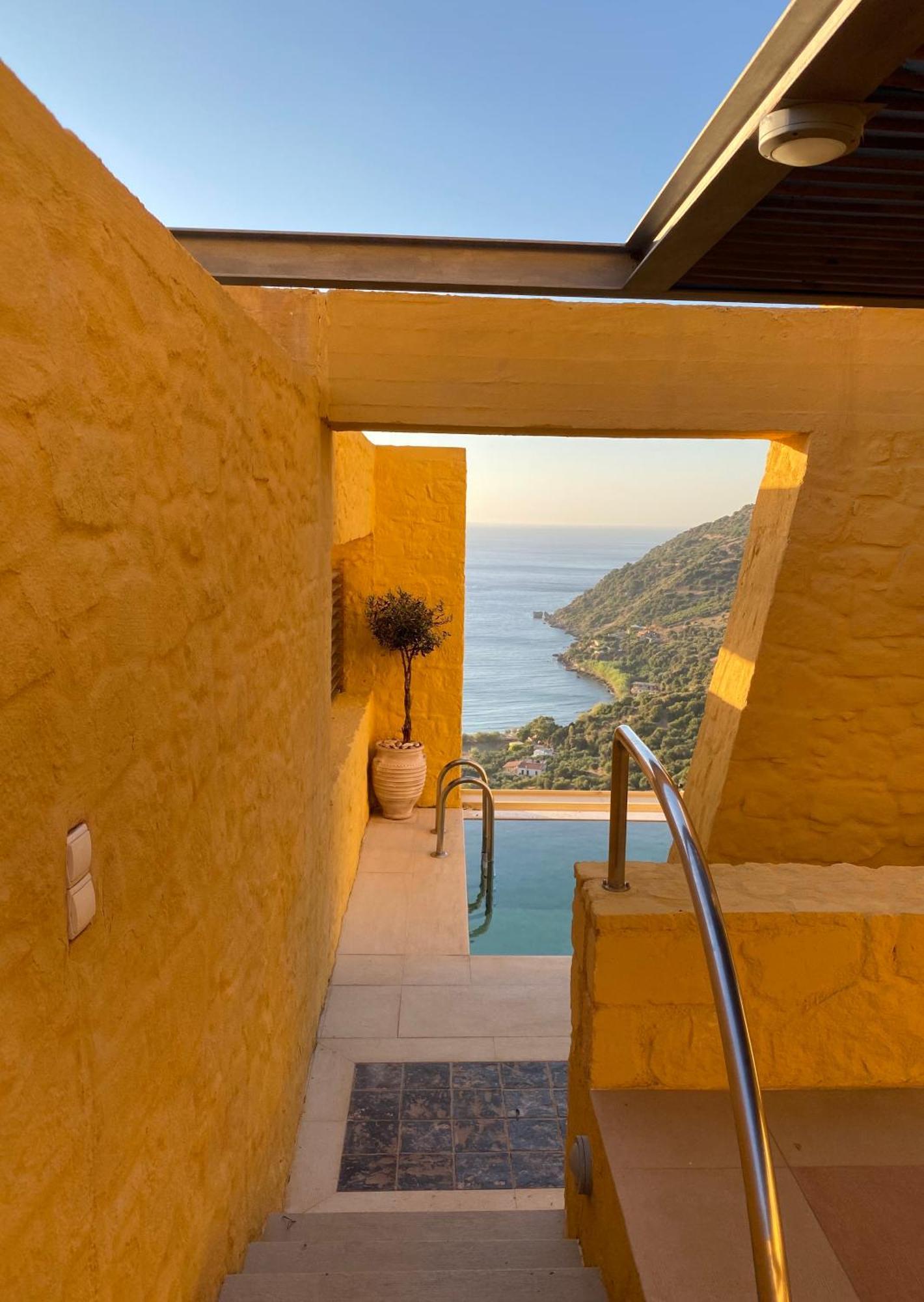 Beachfront Ravdoucha Epavlis Eleni Villa - Pool, Hot Tub, Gym, Sauna, Private Parking, Wifi Chania  Buitenkant foto