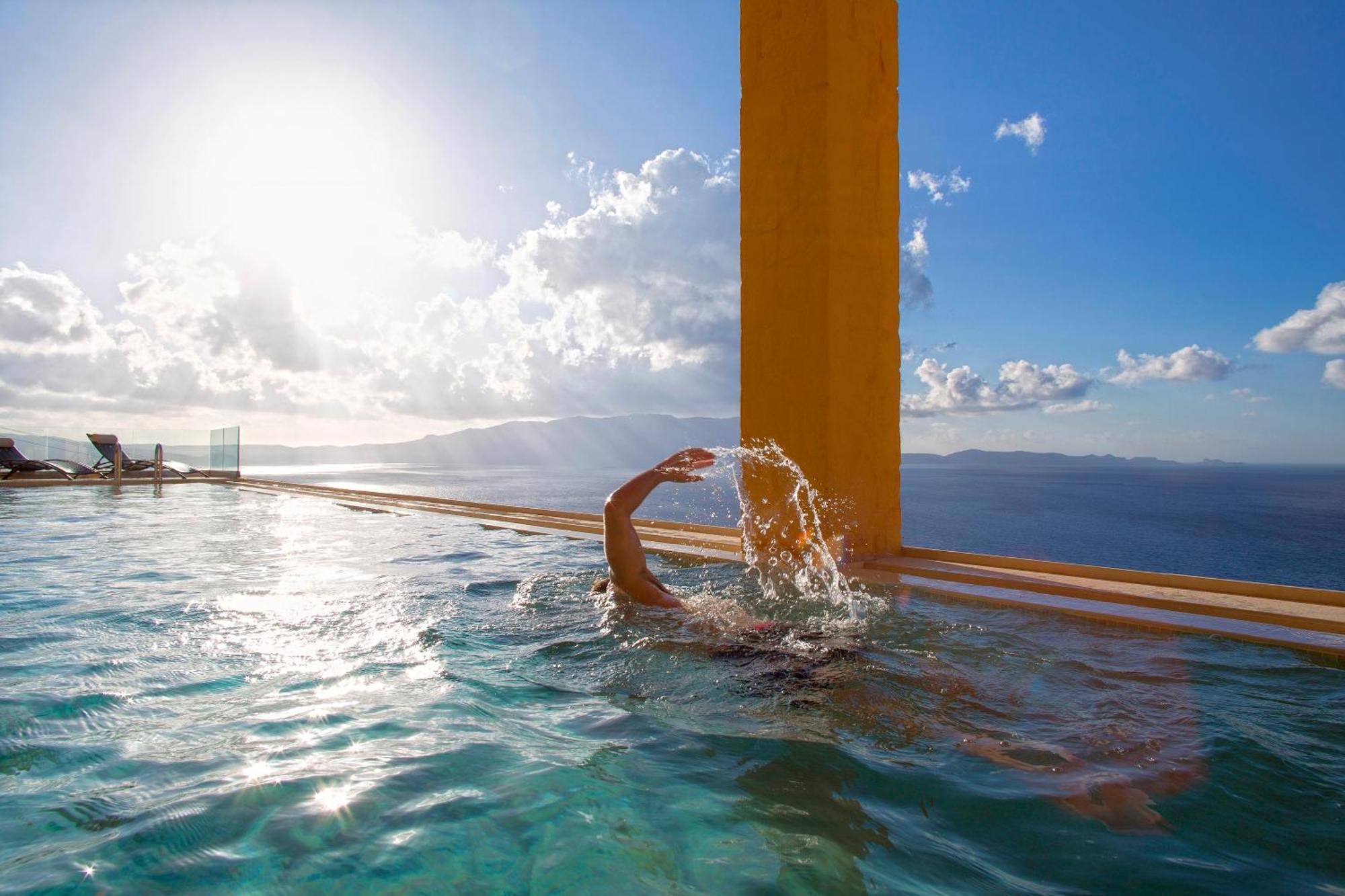 Beachfront Ravdoucha Epavlis Eleni Villa - Pool, Hot Tub, Gym, Sauna, Private Parking, Wifi Chania  Buitenkant foto