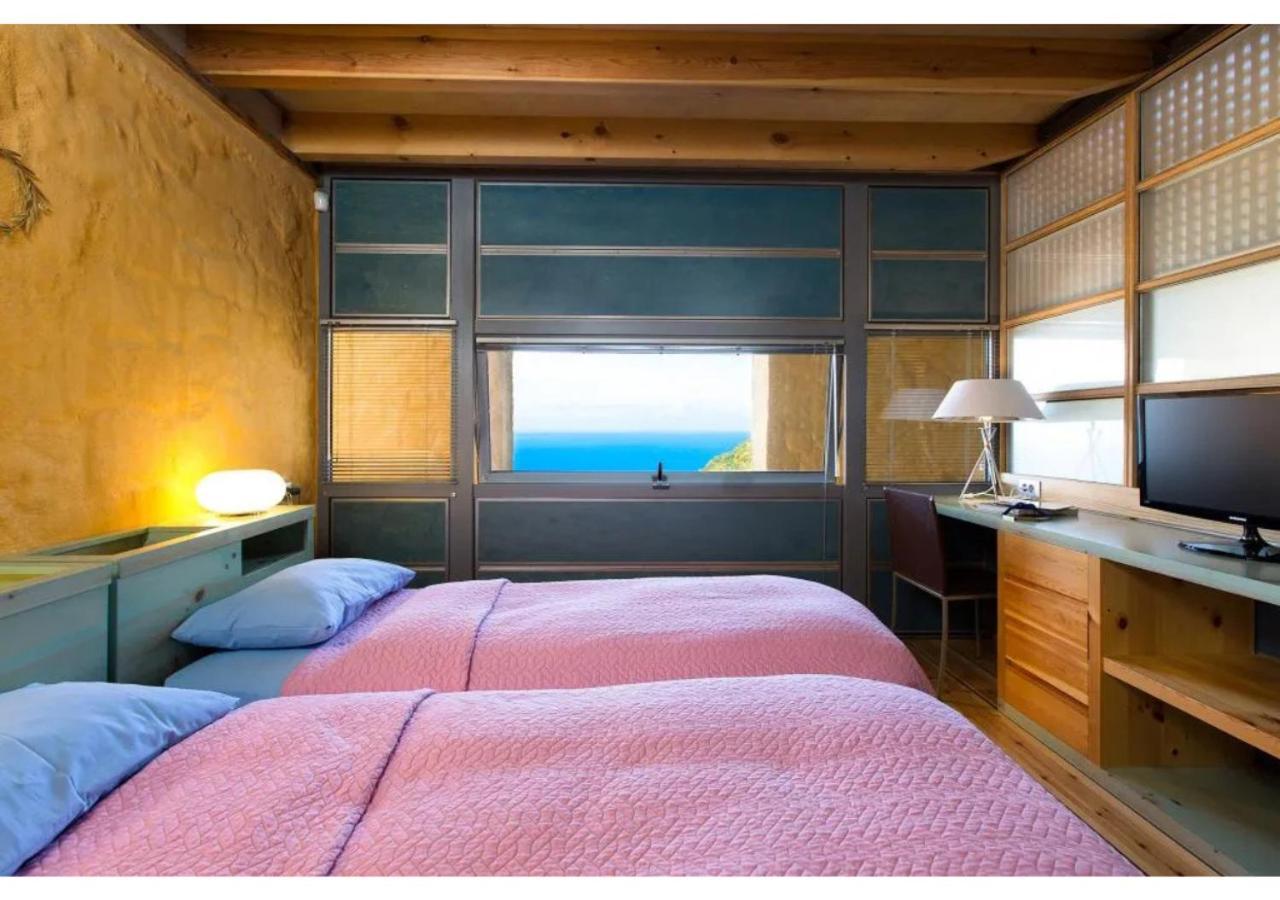 Beachfront Ravdoucha Epavlis Eleni Villa - Pool, Hot Tub, Gym, Sauna, Private Parking, Wifi Chania  Buitenkant foto