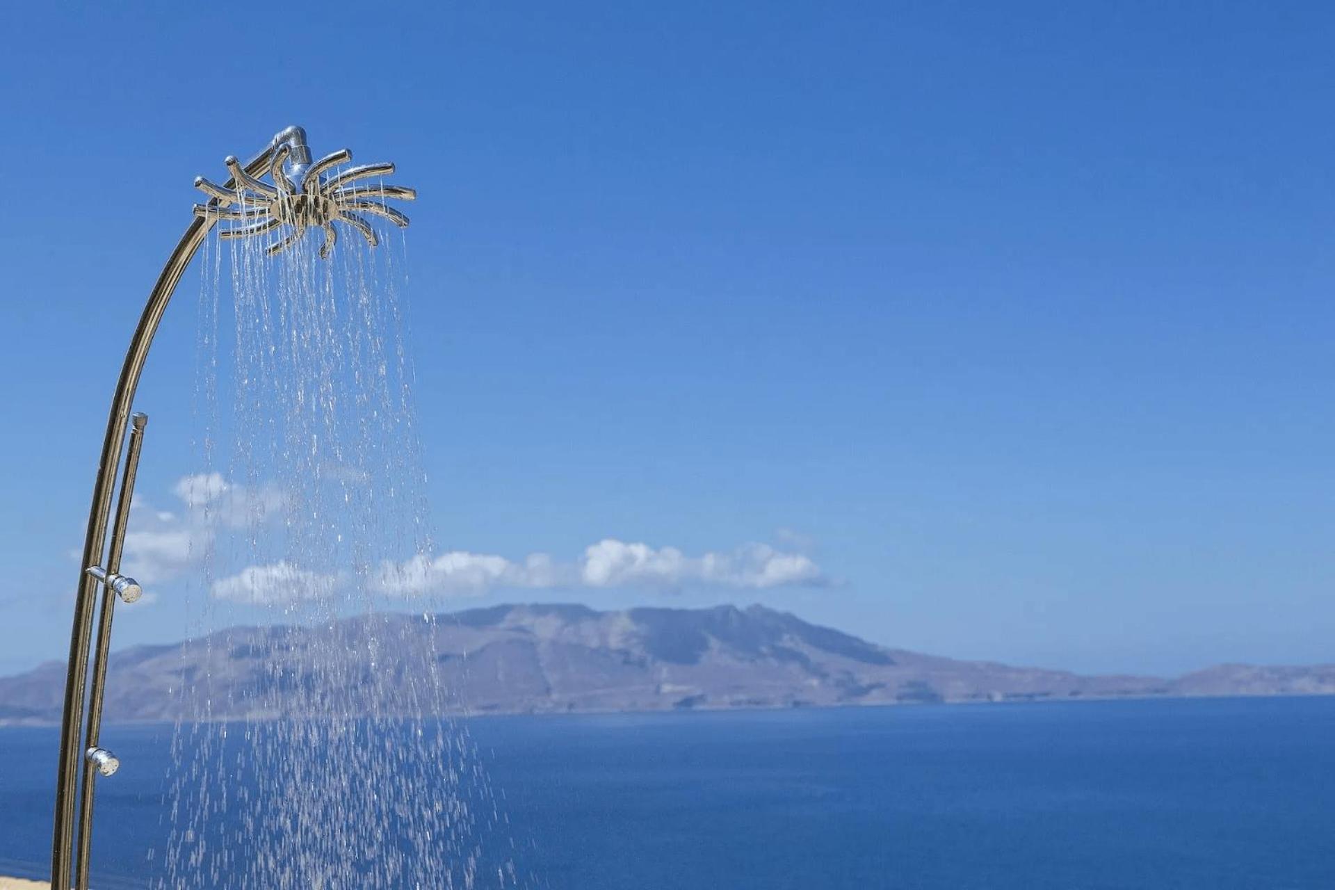 Beachfront Ravdoucha Epavlis Eleni Villa - Pool, Hot Tub, Gym, Sauna, Private Parking, Wifi Chania  Buitenkant foto
